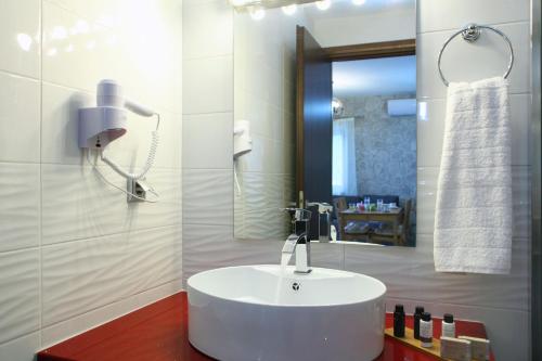 Phòng tắm tại Milos Paradise Luxury Villas