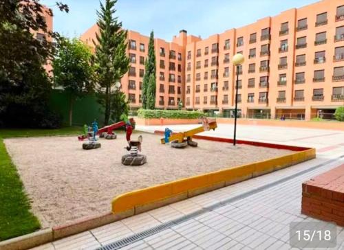 Airport Madrid Plenilunio Suites Green by beBalmy