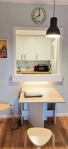 Airport Madrid Plenilunio Suites Green by beBalmy