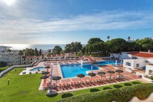 Apartment with 3 Swimming pools near the Old Town
