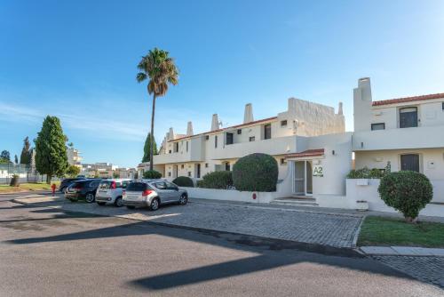 Apartment with 3 Swimming pools near the Old Town