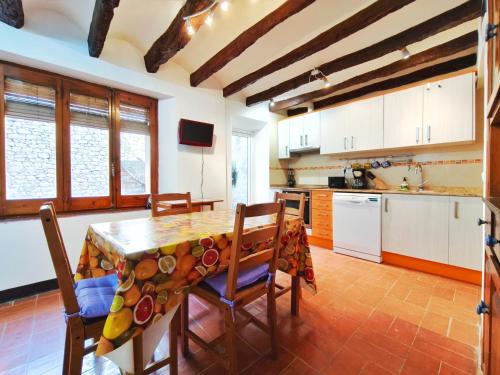 Nuotrauka iš apgyvendinimo įstaigos Amplia Casa en Vinaixa, calle Mayor, Cal Mitger mieste Viñaixa galerijos