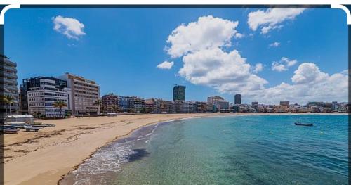Green Beach Las Canteras