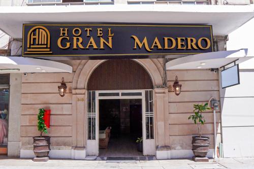 a hotel gran madrone entrance to a building at Hotel GranMadero in Durango