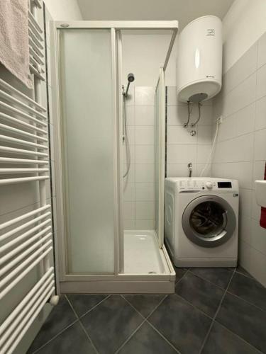 Prime Location Apartment with FREE Private parking & Balcony