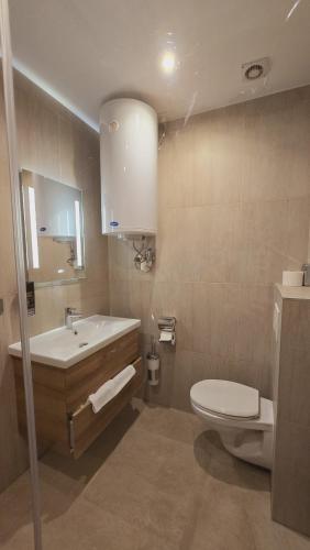 Elegance Lux Living 214