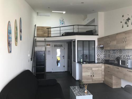 Studio mezzanine Cap d’Agde vue sur port et mer