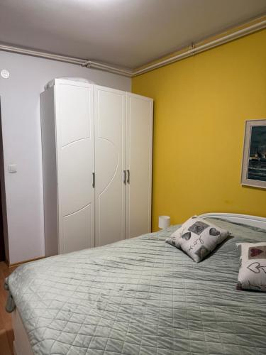 Apartman Gabrijela, Okrug Gornji