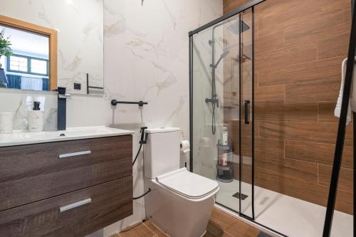 Elegant loft close to the airport by beBalmy