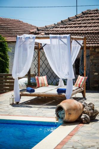 Gallery image of Seranides Boutique Hotel in Kato Gatzea