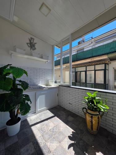 Top Terrace Apartment x 6 near Maradona Murales