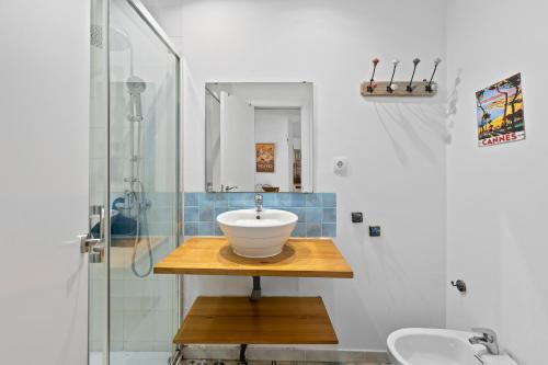 Bright Spacious Cozy Apt in Historic Malaga Shops