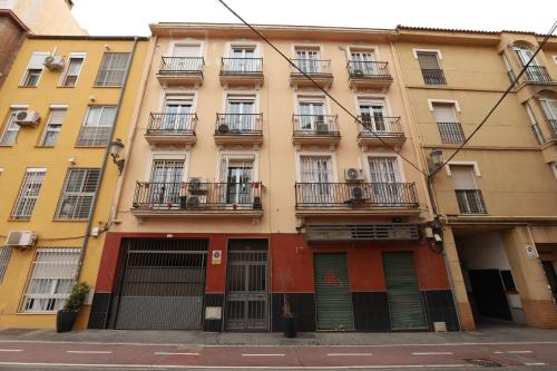 Bright Spacious Cozy Apt in Historic Malaga Shops