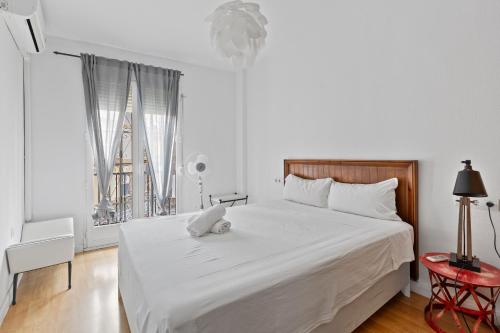 Bright Spacious Cozy Apt in Historic Malaga Shops
