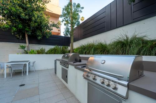 Hollywood Lovely Apartment photo 12