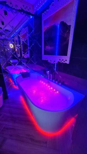 Giewont - luxury regional apartment with a bathtub and a view of the Tatra Mountains
