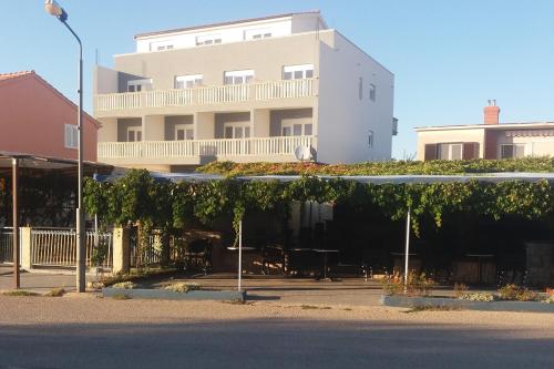 Apartments and rooms by the sea Srima - Vodice, Vodice - 25329