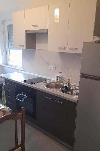 Apartments and rooms by the sea Srima - Vodice, Vodice - 25329