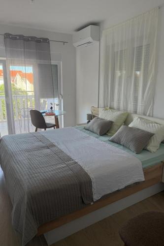 Apartments and rooms by the sea Srima - Vodice, Vodice - 25329