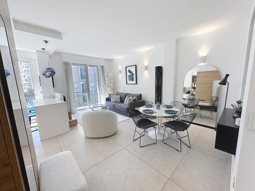 Cannes Center La Croisette Splendid 2 BR in premium residence gardens and balcony by Olam Properties