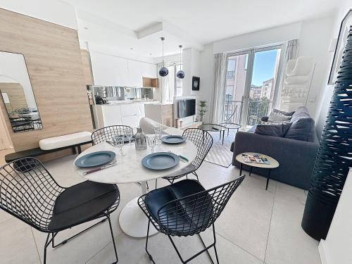 Cannes Center La Croisette Splendid 2 BR in premium residence gardens and balcony by Olam Properties