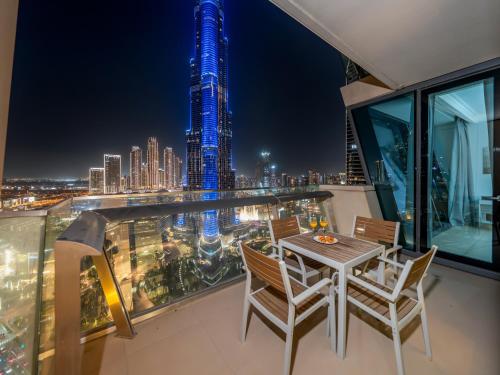 Burj Khalifa View 2BR Burj Vista 30th Floor Walk to Dubai Mall