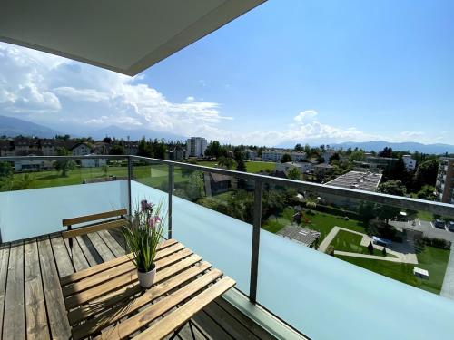 E2 neu renovierte Wohnung mit Aussicht