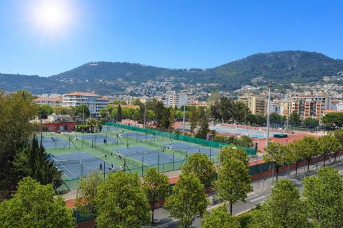 T2 moderne 42 m2 avec grande terasse et vue sur les collines