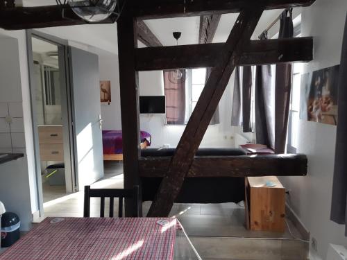 charmant studio lumineux situé au centre ville