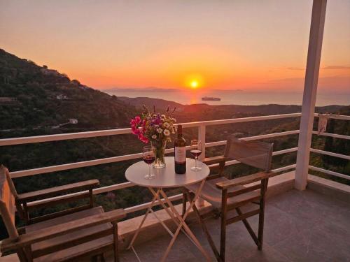 Aggelos & Melina studios - Enjoy sunset from Melina