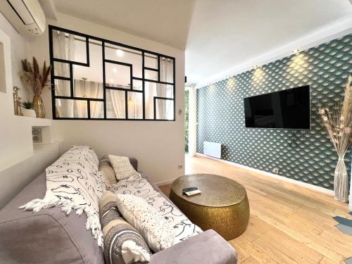Superbe appartement face Martinez, près de la mer