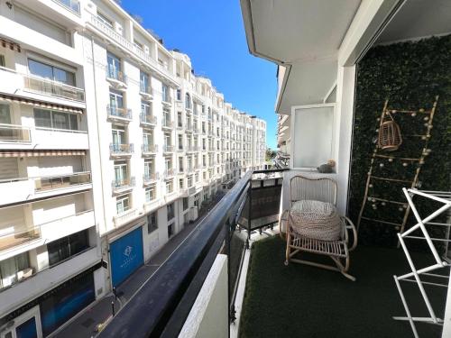 Superbe appartement face Martinez, près de la mer