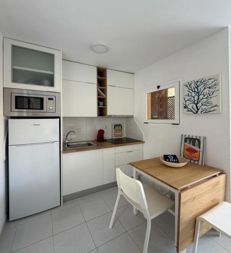 Las Dunas Salty Apartment By B-Rent