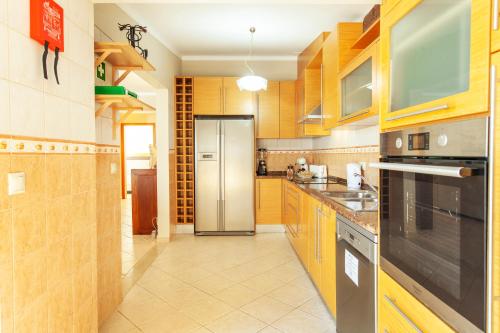 Villa Solara - com piscina aquecível e BBQ em Carvoeiro
