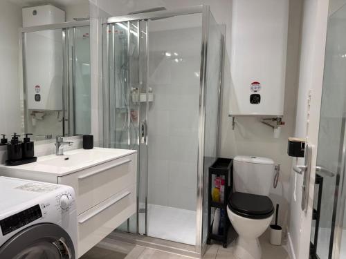 Large studio very close to La Croisette and beaches