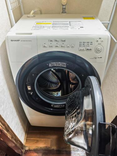 8 minutes walk from Higashimukojima , single-family house 70 square meters, 4 bedrooms and 1 living room, 3 minutes by train from Tokyo Skytree, 7 minutes by train from Asakusa