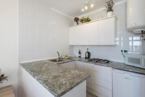 AA Guest - The Golden Sea Views Eco Apartment photo 15