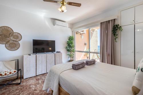 AA Guest - The Golden Sea Views Eco Apartment photo 10