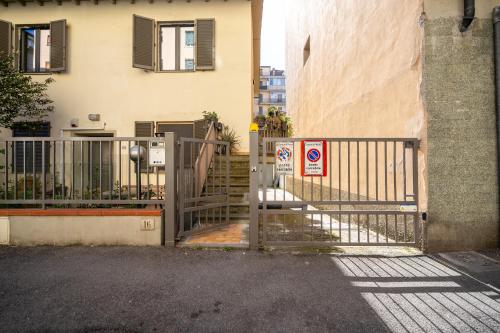 Dreaming Florence Apartment 10 min Tram T2 to Center&Airport