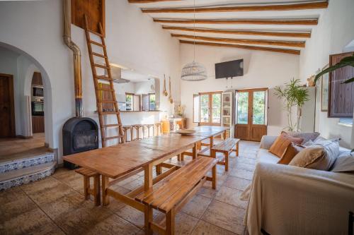 Rustic charm for groups at Orange Grove Farm