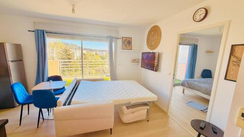 Charming Cannes Apartment, Comfort, Convenience, and Coastal Bliss