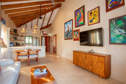 Gallery image of Kalimera Beach Hotel in Maya Beach