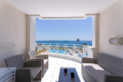 Blue view - Terrace with sea view, pool, air conditioning