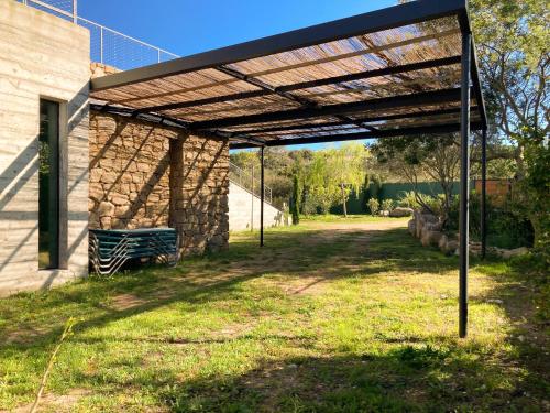 Villa esprit moderniste avec piscine