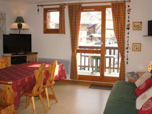 Duplex spacieux 6 pers. au cœur du village, proche des pistes, piscine l'été, équipements complets - FR-1-342-217