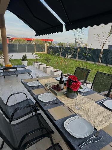 Luxury Garden Apartment Kaštela