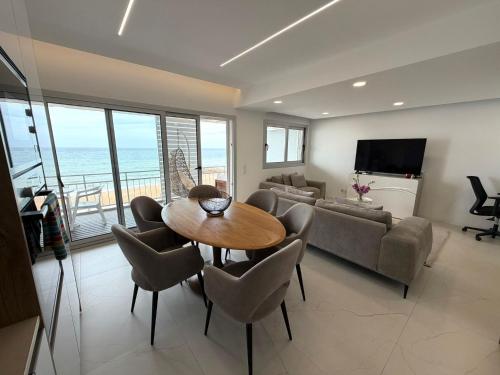 Casa do Mar - modern 3BR Beachfront with Sea View and Terrace in a Prime Location
