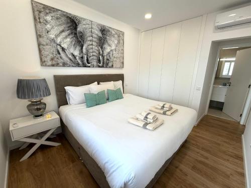 Casa do Mar - modern 3BR Beachfront with Sea View and Terrace in a Prime Location