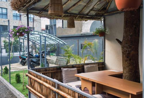The Mango Tree Backpackers Hostel