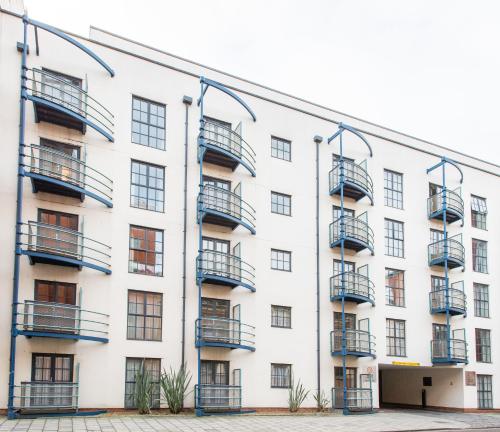 PREMIER SUITES Bristol Redcliffe photo 21